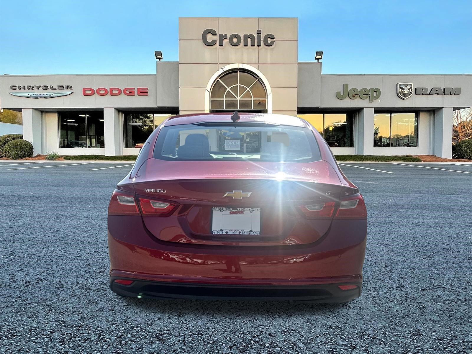 Used 2025 Chevrolet Malibu LT FWD image 4