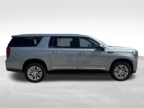 Used 2024 GMC Yukon XL Denali AWD/4WD image 10