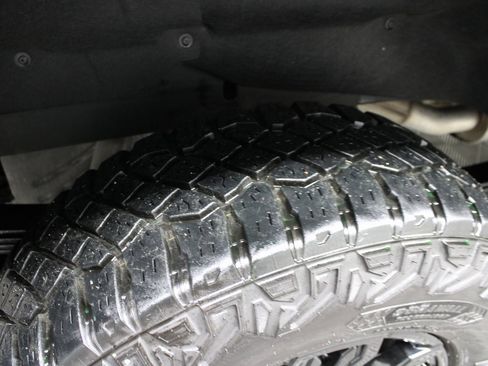 Used 2024 Chevrolet Silverado 1500 ZR2 image 39