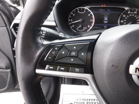 Used 2021 Nissan Altima 2.5 SV w/ SV Premium Package image 17