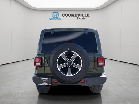 Used 2023 Jeep Wrangler Sahara image 7