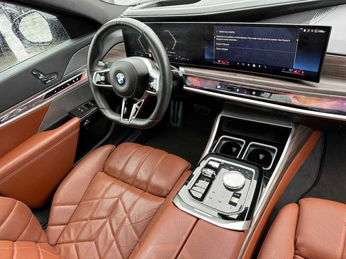 Used 2023 BMW 760i xDrive AWD/4WD image 11
