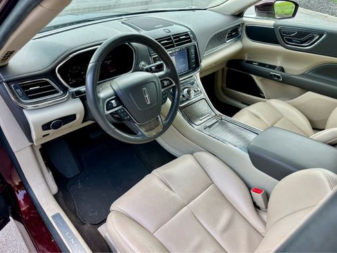 Used 2019 Lincoln Continental Select FWD image 11