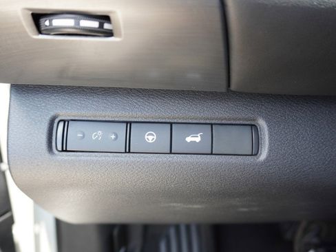Used 2024 Nissan Pathfinder SL w/ SL Premium Package FWD image 21