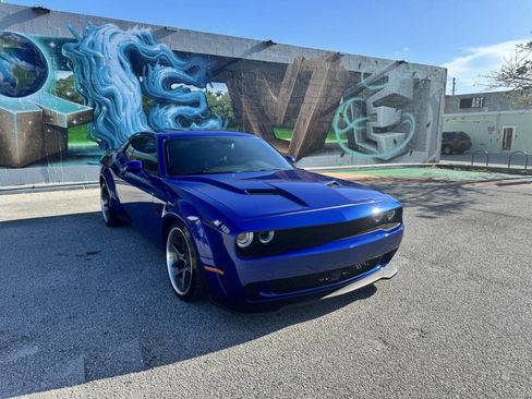 Used 2018 Dodge Challenger R/T Scat Pack w/ Leather Interior Group RWD image 3