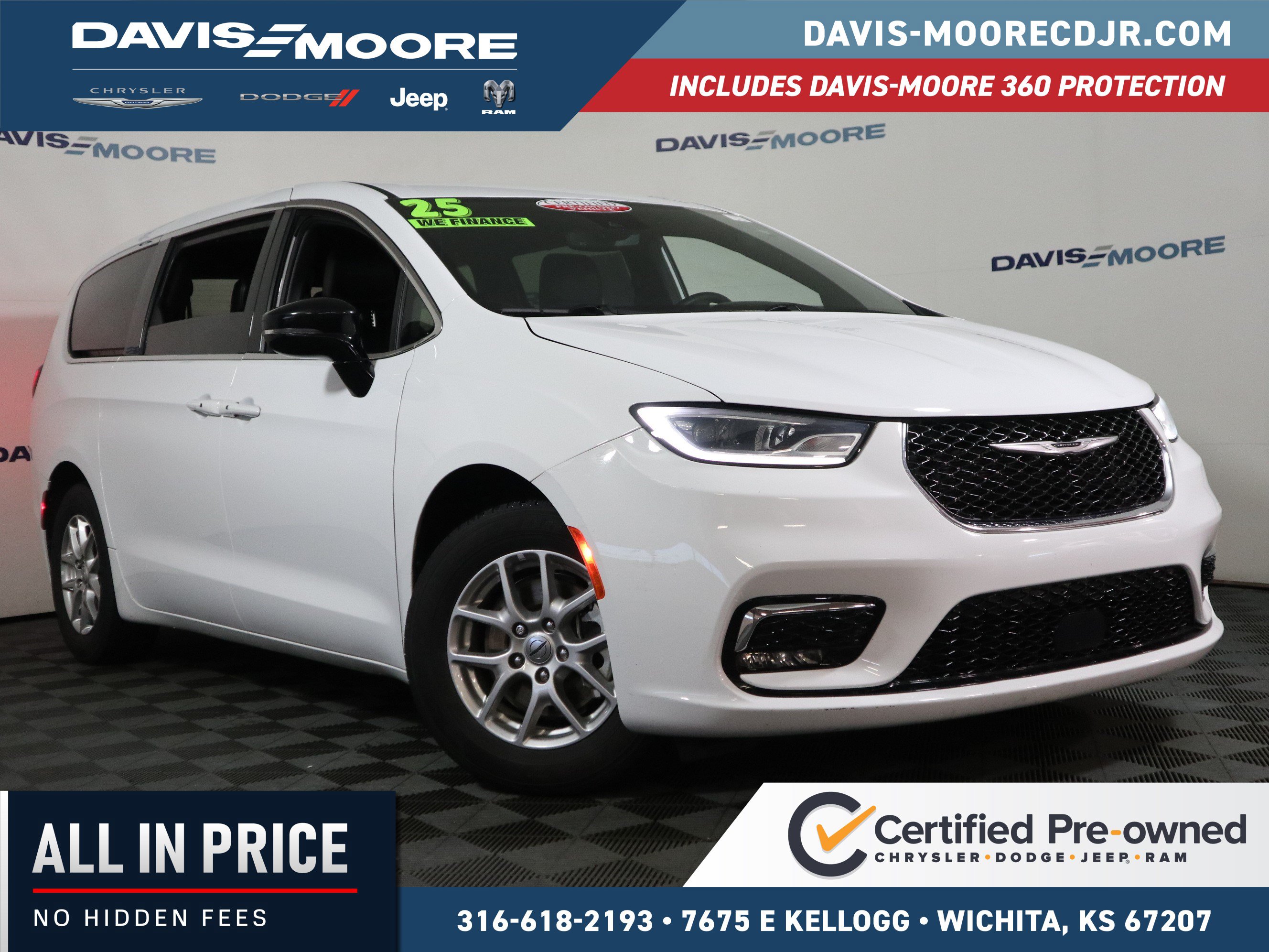 Used 2025 Chrysler Pacifica Select FWD image 1