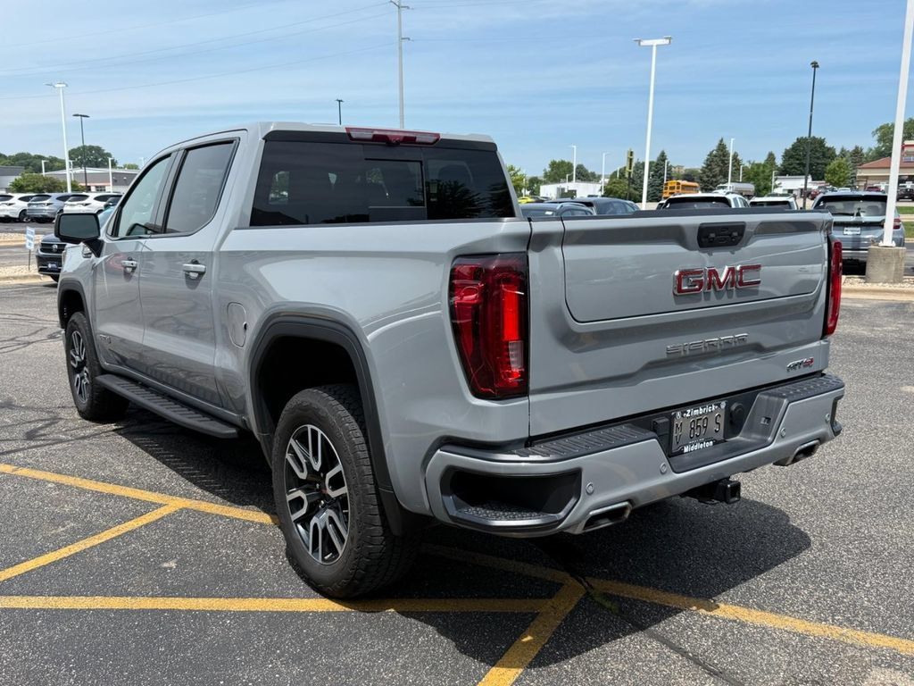 Used 2024 GMC Sierra 1500 AT4 w/ Technology Package AWD/4WD image 6