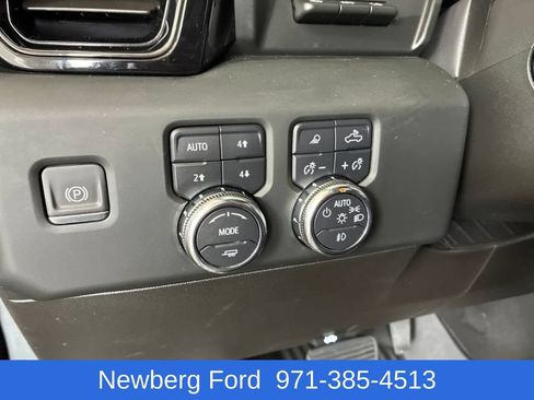 Used 2024 GMC Sierra 1500 AT4 w/ Technology Package AWD/4WD image 23