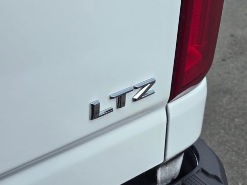 Used 2022 Chevrolet Silverado 3500 LTZ image 10