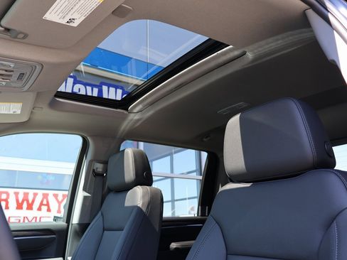 New 2025 GMC Sierra 2500 SLT w/ SLT Premium Package image 27