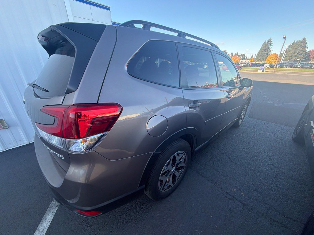 Certified 2024 Subaru Forester Premium AWD/4WD image 3
