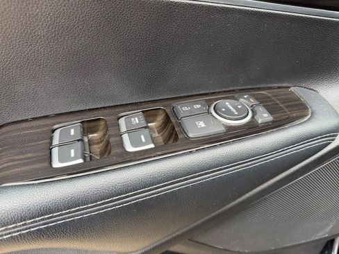 Used 2019 Kia Sorento L image 18