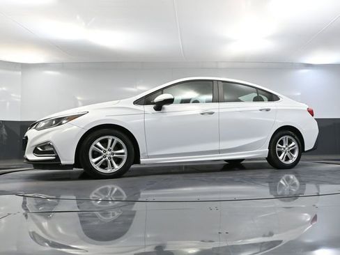 Used 2017 Chevrolet Cruze LT w/ Convenience Package image 48