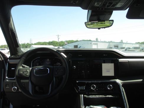 New 2026 GMC Sierra 3500 Denali Ultimate AWD/4WD image 17