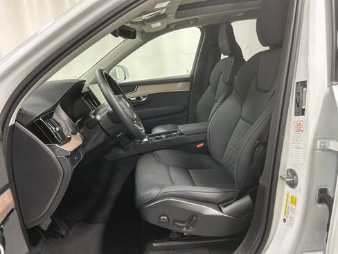 Used 2025 Volvo XC90 B6 Plus AWD/4WD image 9