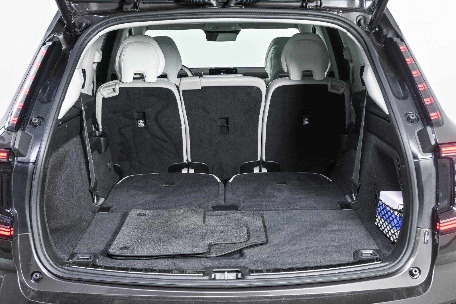 Certified 2025 Volvo EX90 Ultra AWD/4WD image 31