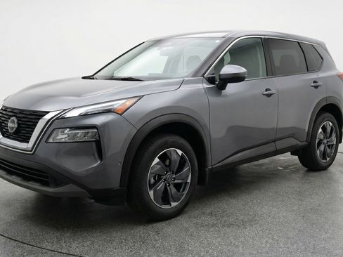 Used 2025 Nissan Rogue SV FWD image 3