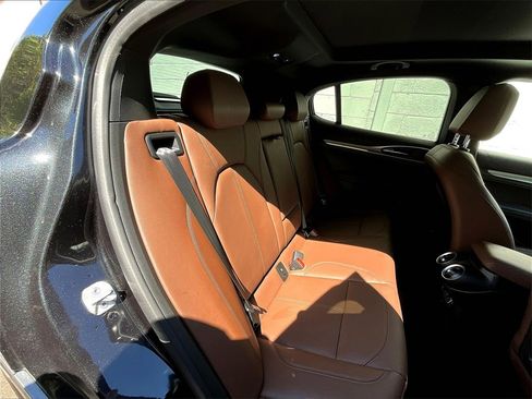 Used 2024 Alfa Romeo Stelvio Ti image 21