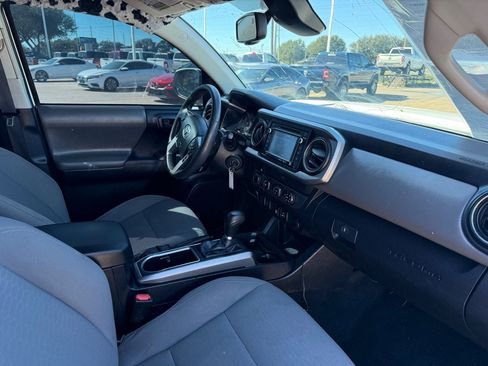 Used 2019 Toyota Tacoma SR5 image 14