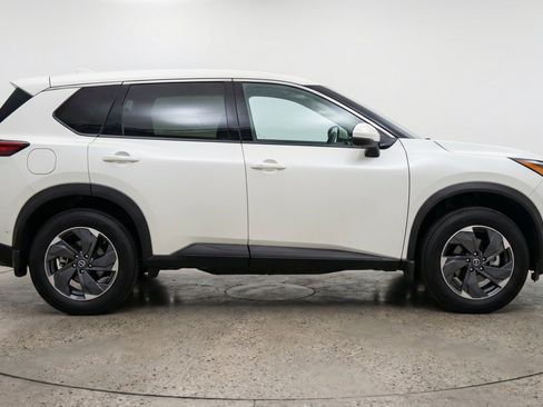 Used 2025 Nissan Rogue SV AWD/4WD image 11
