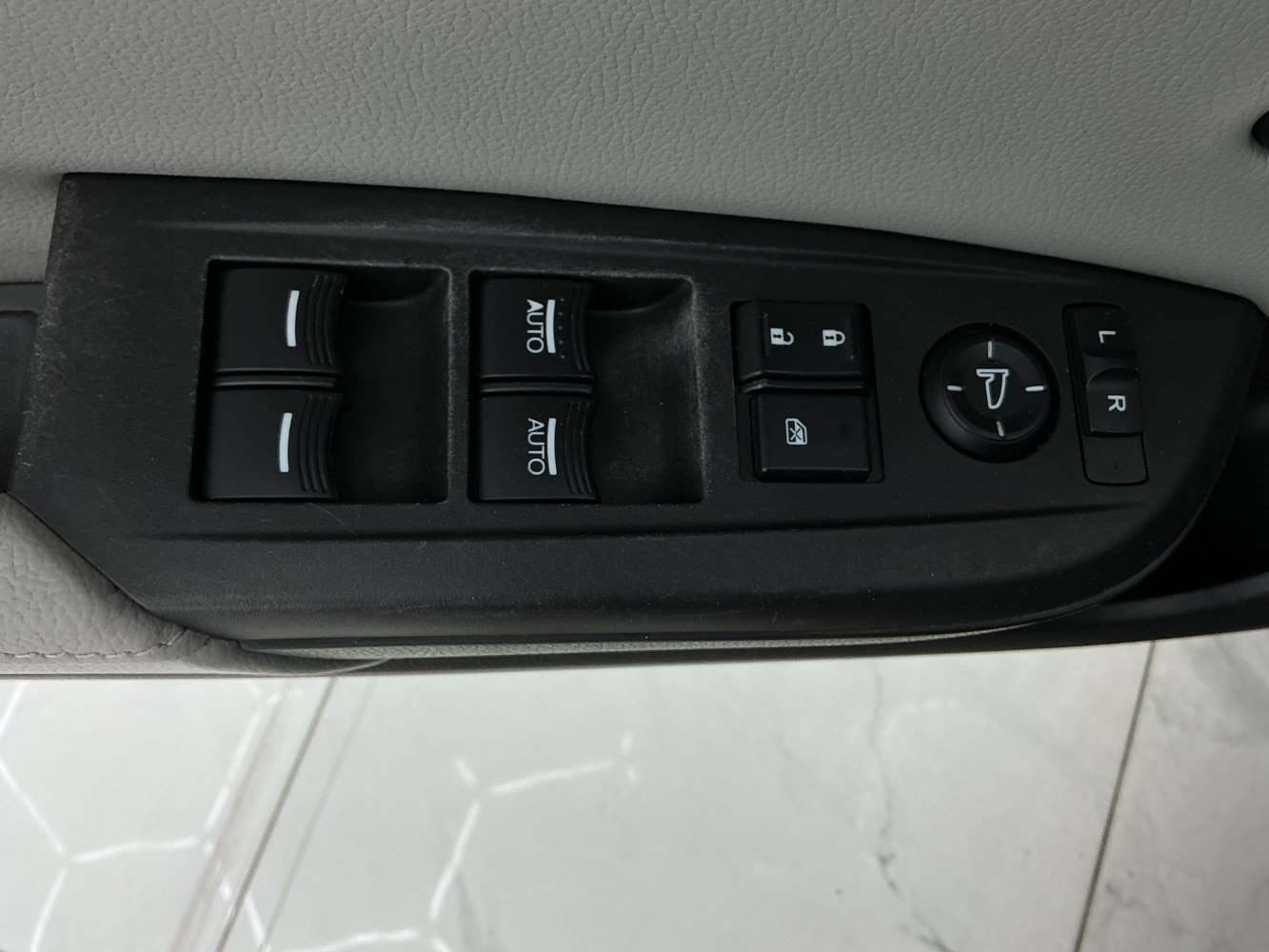 Used 2016 Acura ILX w/ Premium Package FWD image 39
