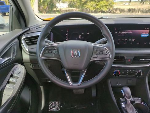 Used 2024 Buick Encore GX Preferred image 17