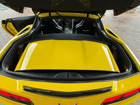Used 2019 Chevrolet Corvette Stingray Coupe w/ 1LT RWD image 19
