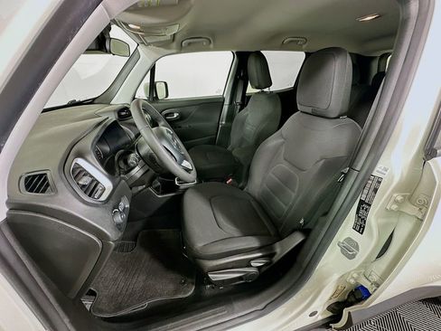 Used 2019 Jeep Renegade Latitude image 20