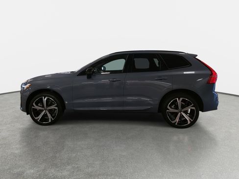 Used 2022 Volvo XC60 B6 R-Design w/ Advanced Package image 8