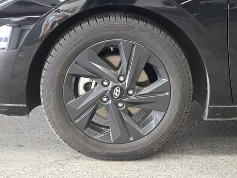 Used 2023 Hyundai Elantra Blue image 23