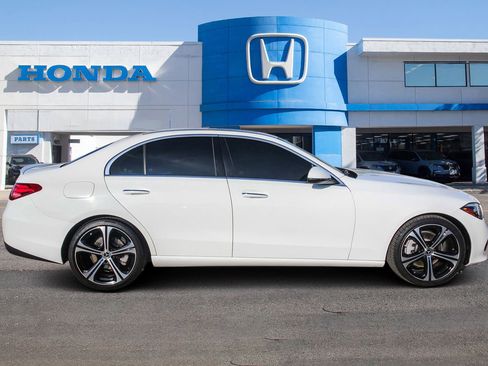 Used 2022 Mercedes-Benz C 300 Sedan image 5