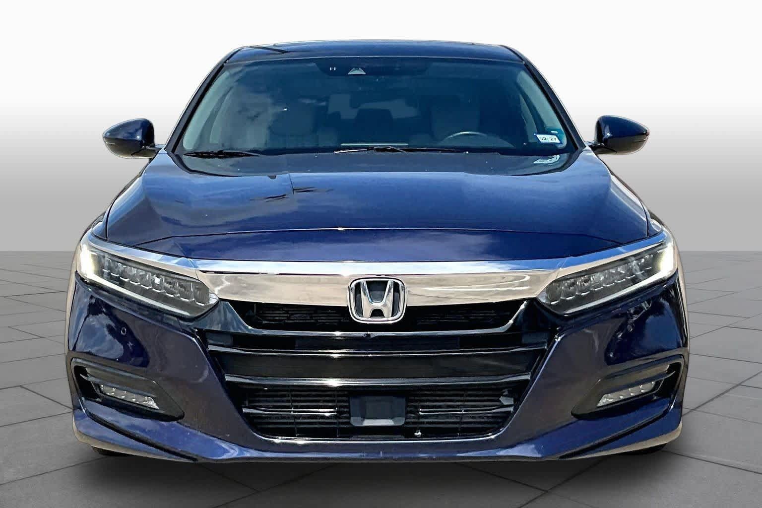 Used 2018 Honda Accord Touring image 4