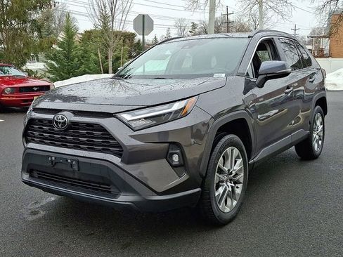 Used 2023 Toyota RAV4 XLE Premium image 3