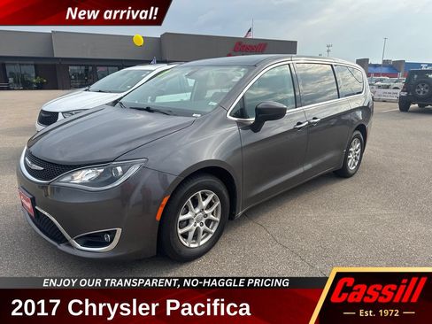 Used 2017 Chrysler Pacifica Touring Plus FWD image 1
