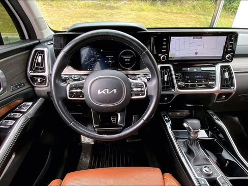 Used 2022 Kia Sorento SX Prestige w/ Rust Color Package AWD/4WD image 5