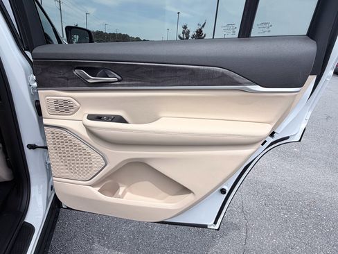 New 2026 Jeep Grand Cherokee L Limited RWD image 34