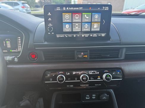 Used 2025 Honda Pilot Elite image 38