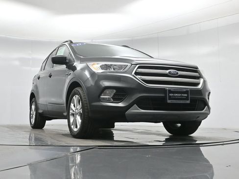 Used 2019 Ford Escape SEL image 41