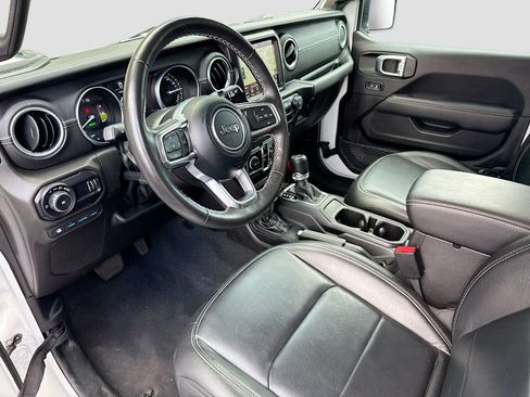 Used 2023 Jeep Wrangler Unlimited Sahara w/ Cold Weather Group AWD/4WD image 25