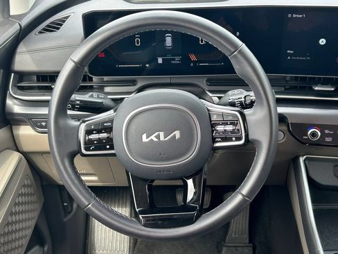 Used 2026 Kia Carnival FWD image 37