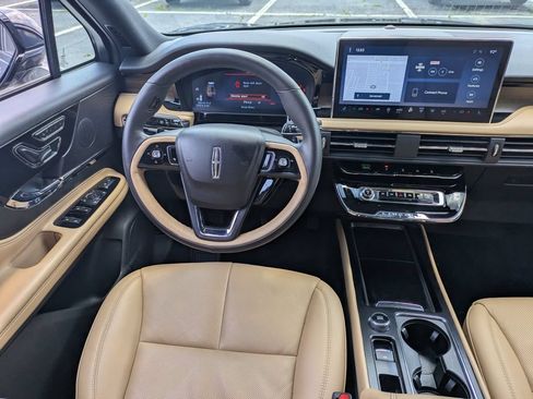 Certified 2023 Lincoln Corsair Reserve FWD image 17
