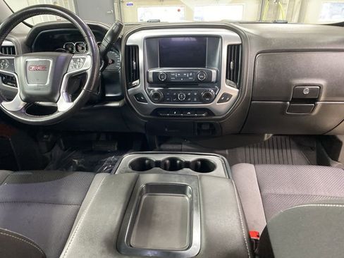 Used 2018 GMC Sierra 1500 SLE w/ SLE Value Package AWD/4WD image 3
