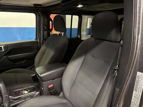 Used 2018 Jeep Wrangler Unlimited Sport S AWD/4WD image 17