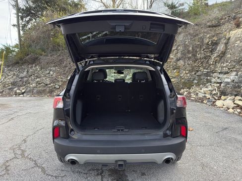 Certified 2022 Ford Escape Titanium w/ Class II Trailer Tow Package image 9