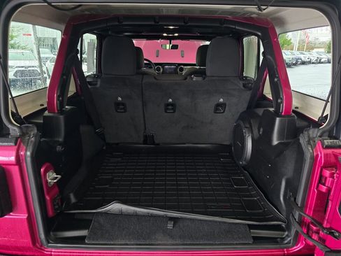 Used 2022 Jeep Wrangler Unlimited Sahara image 15