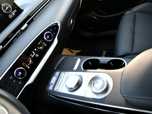 Used 2025 Genesis GV70 2.5T image 20