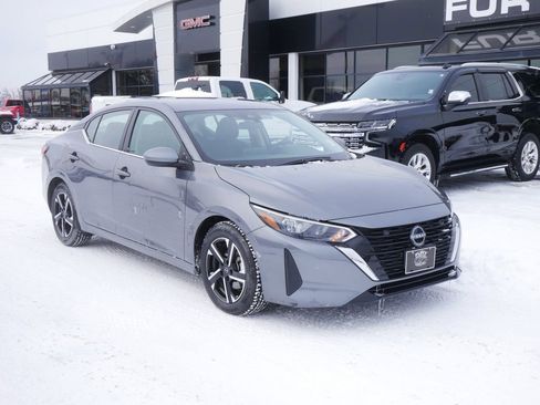 Used 2024 Nissan Sentra SV image 2