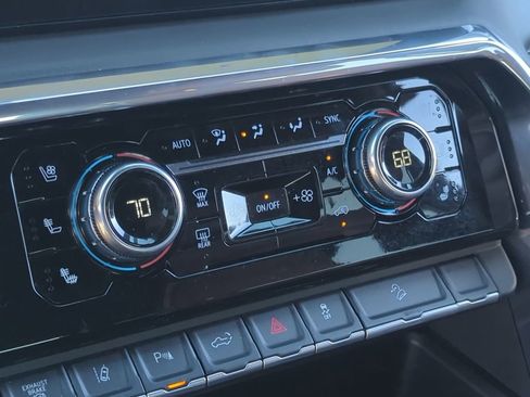 Used 2024 GMC Sierra 3500 Denali Ultimate image 18