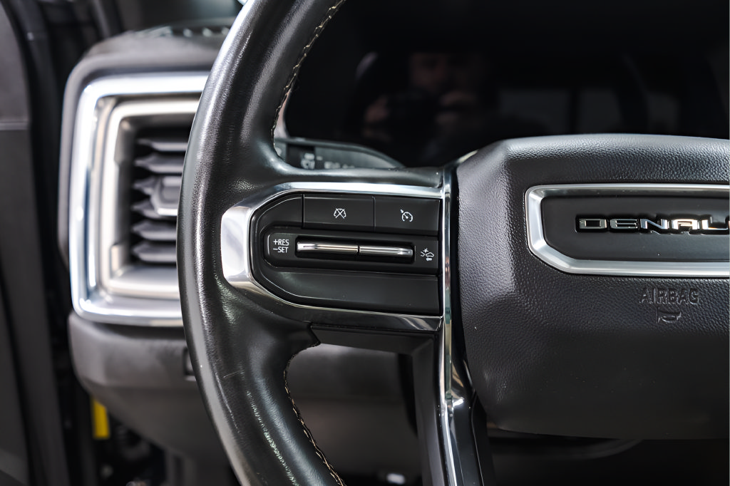 Used 2024 GMC Canyon Denali AWD/4WD image 10