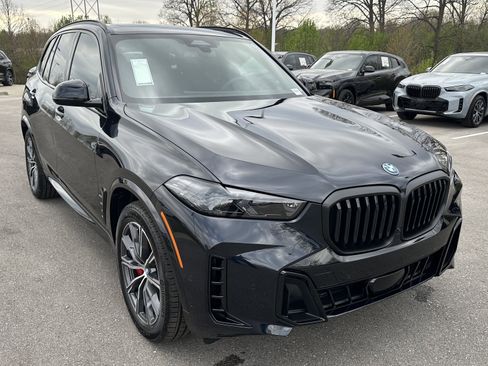 New 2026 BMW X5 xDrive50e w/ M Sport Package AWD/4WD image 2